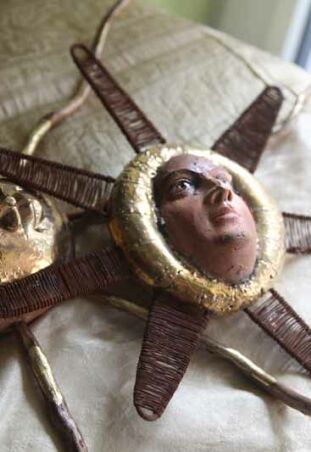 W OBJĘCIACH SŁOŃCA 