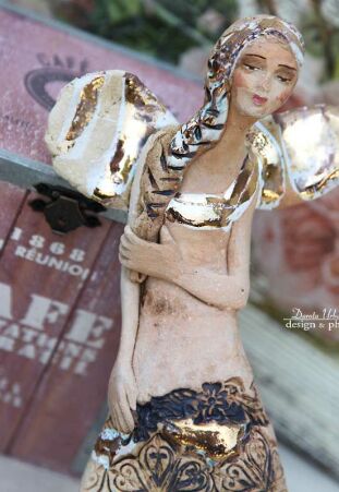 ANIOŁ BOSONOGI ZE ZŁOTYM WARKOCZEM