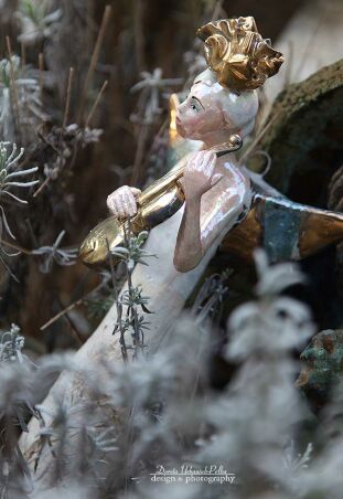 ANIOŁ TURMALINOWY ZE ZŁOTYMI SKRZYPCAMI