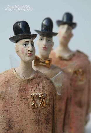 ANIOŁ DOSTOJNY Z KRZYŻEM WALECZNYM