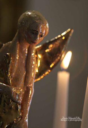 ANIOŁ TURMALINOWY ZE ZŁOTĄ WIOLONCZELĄ