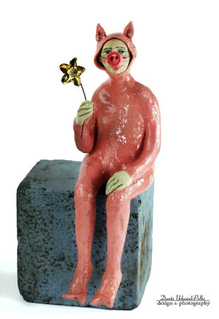 ŚWINKA KARNAWAŁOWA JO ZE ZŁOTYM KWIATEM