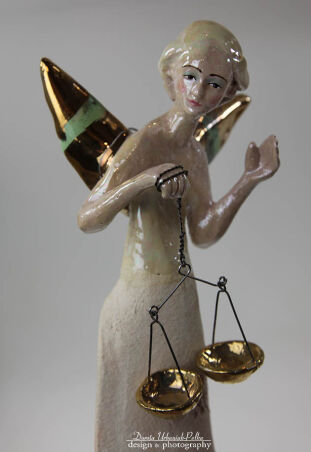 ANIOŁ TURMALINOWY Z WAGĄ