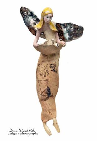 ANIOŁ TURMALINOWY   ZE ZŁOTYMI PTAKAMI