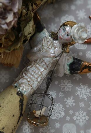 ANIOŁ  TURMALINOWY  Z KLATKĄ