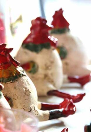 KURKA WIELKANOCNA SIEDZĄCA