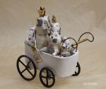 WÓZEK BIAŁY KRÓLEWSKI Z KOCIĄ RODZINĄ