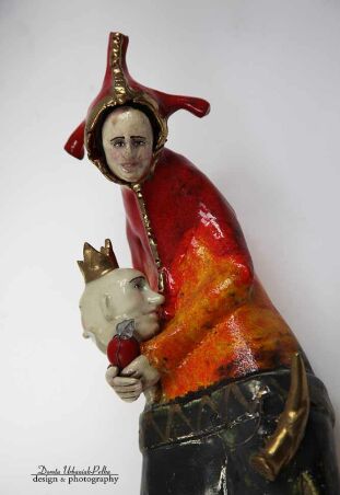 BŁAZEN WŚRÓD KRÓLÓW Z TWARZAMI NA OKAZANIE