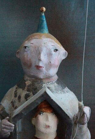 TEATRALNY CHŁOPAK Z BALONEM