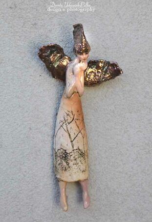 ANIOŁ KRÓLEWSKI O SKRZYDŁACH TURMALINOWYCH 