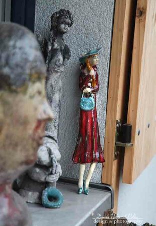 DZIEWCZYNA Z RUDYM WARKOCZEM