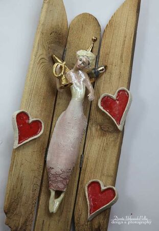 ANIOŁ TURMALINOWY Z KRĘCONĄ TRĄBKĄ