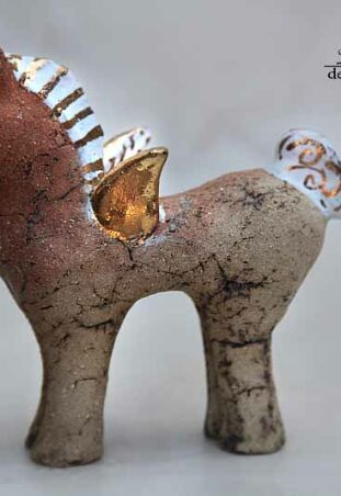 PEGAZ ZE ZŁOTYMI SKRZYDŁAMI