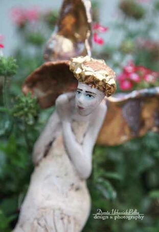 ANIOŁ ROZWIANY W ZŁOTYM WIANKU