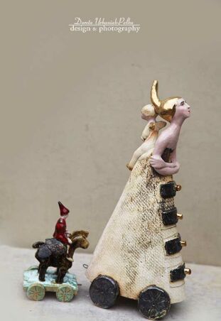 ZASZUFLADKOWANY Z UJEŻDŻONYM KONIKIEM