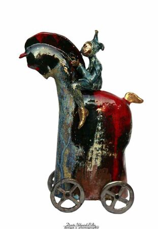 SZALONY KOŃ ZE ZŁOTĄ TWARZĄ