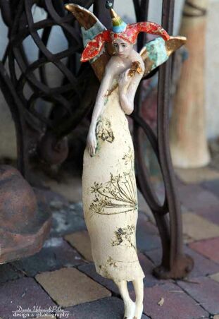 ANIOŁ TURMALINOWY ZE ZŁOTYM KWIATEM