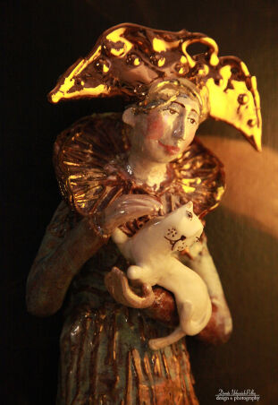 PORTRET Z BIAŁYM KOTEM