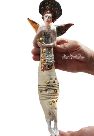 ANIOŁ Z TURMALINOWY  ZE ZŁOTYM SERCEM