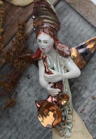 ANIOŁ  TURMALINOWY  GŁOSZĄCY