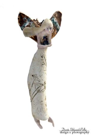 ANIOŁ TURMALINOWY   ZE ZŁOTYM PTAKIEM