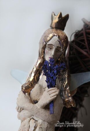 ZŁOTOWŁOSY ANIOŁ Z LAWENDĄ