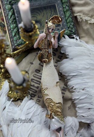 ANIOŁ TURMALINOWY ZE SKRZYPCAMI I PTASZKIEM